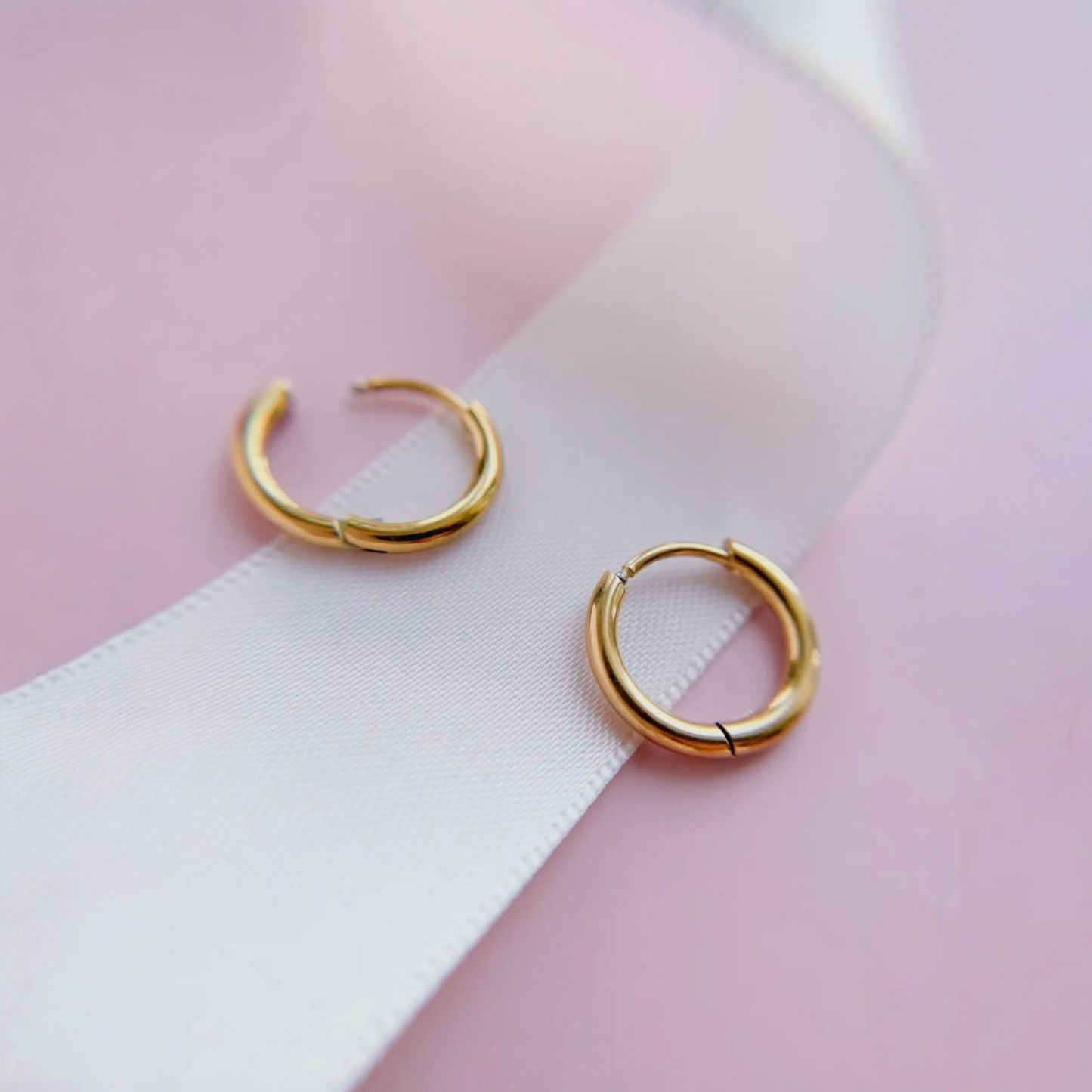 Huggie Hoops 8MM